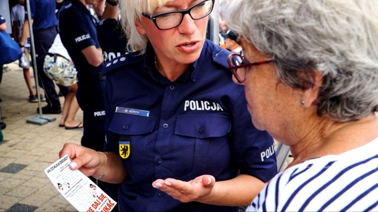 Nowy Dwór Gdański. Seniorze, nie daj się oszukać - policjanci ostrzegają…