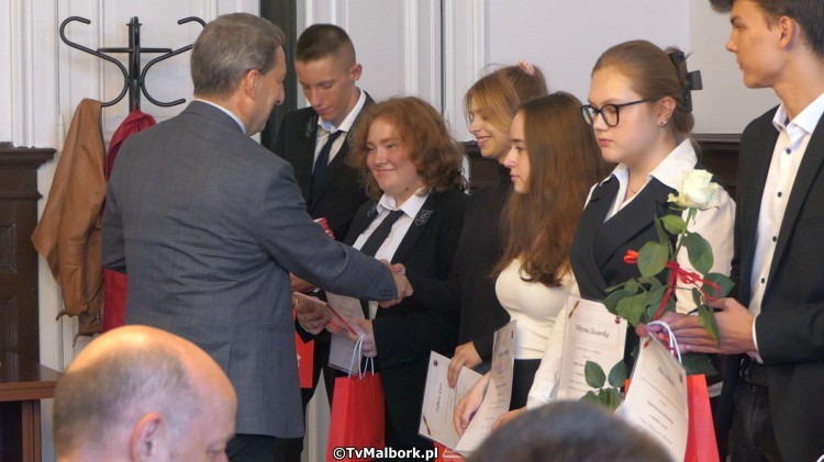 Wręczono Nagrody Starosty Malborskiego dla najzdolniejszej młodzieży…