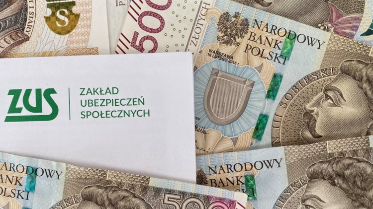 Płatnicy wciąż mają spory problem ze składkami. Rok do roku rośnie…