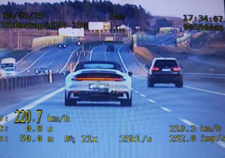 Przekroczył prędkość o 100 km/h i został ukarany mandatem karnym…