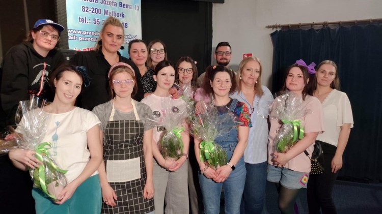Rodzice z Malborka w roli aktorów – spektakl o zdrowym żywieniu Przedszkola…