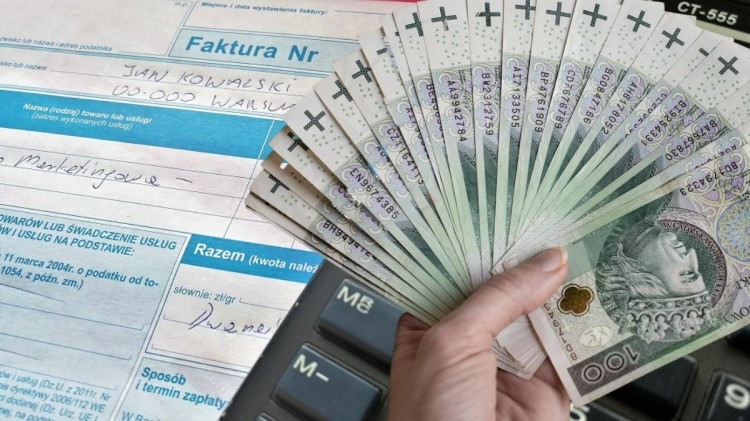 Miliardy złotych krążą na fikcyjnych fakturach. W pół roku fiskus…