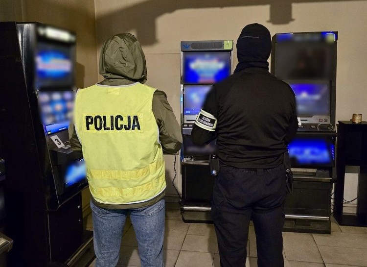 „Hazardowy biznes” przerwany – kilkanaście nielegalnych automatów…
