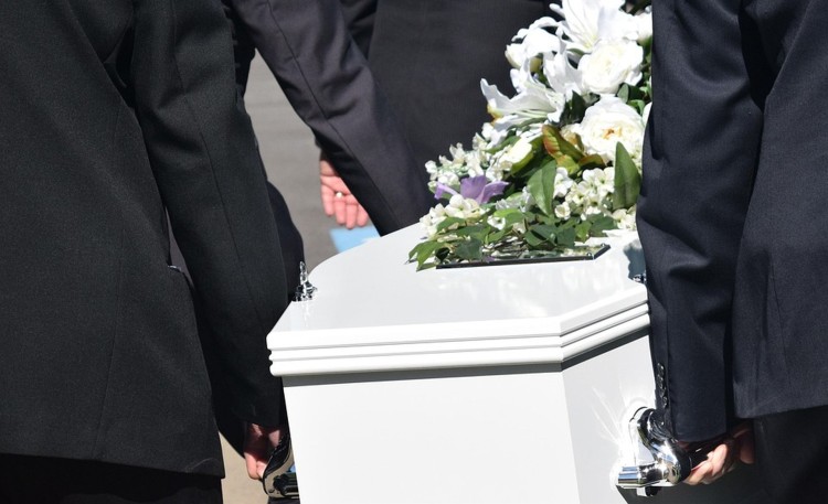 Od 1 stycznia 2026 roku zasiłek pogrzebowy wzrośnie do 7 tys. zł.