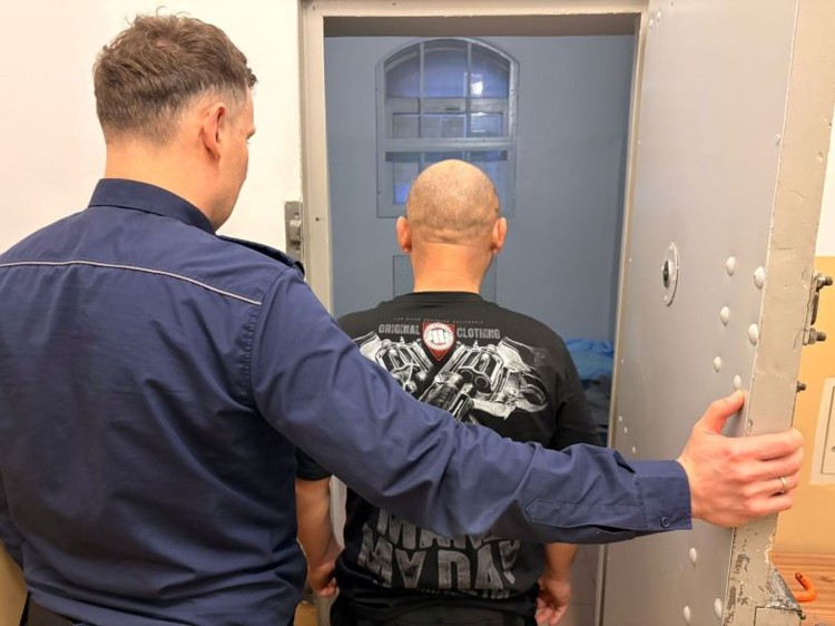 Powiat sztumski. Znieważył policjantów i uderzył jednego z nich.