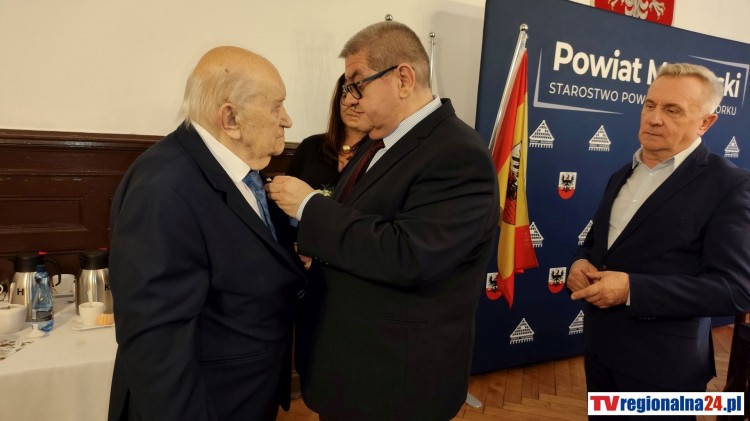 Lekarz z misją – Tadeusz Woźny odznaczony za zasługi dla ochrony…