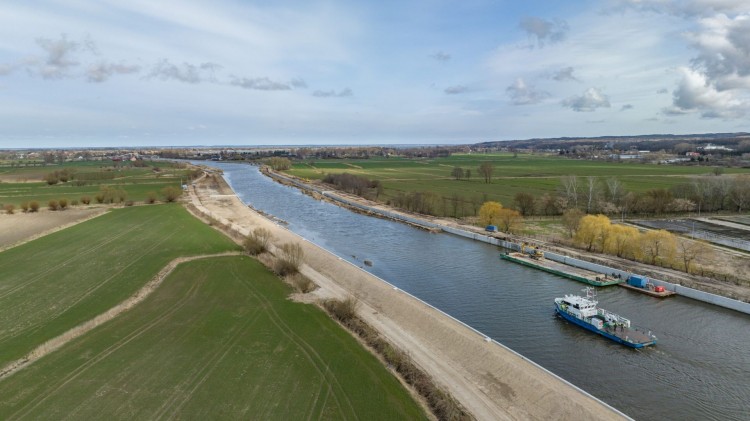 Droga wodna do portu w Elblągu coraz bliżej finału. Podpisano umowę…