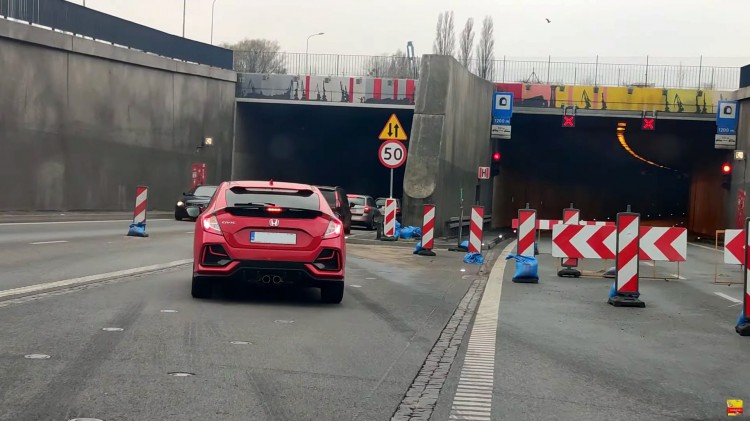 Gigantyczne korki w tunelu pod Martwą Wisłą i jego bezpośrednim sąsiedztwie…