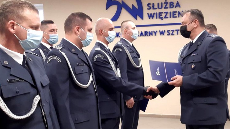Sztum. 65 funkcjonariuszy Służby Więziennej awansowało na wyższe…