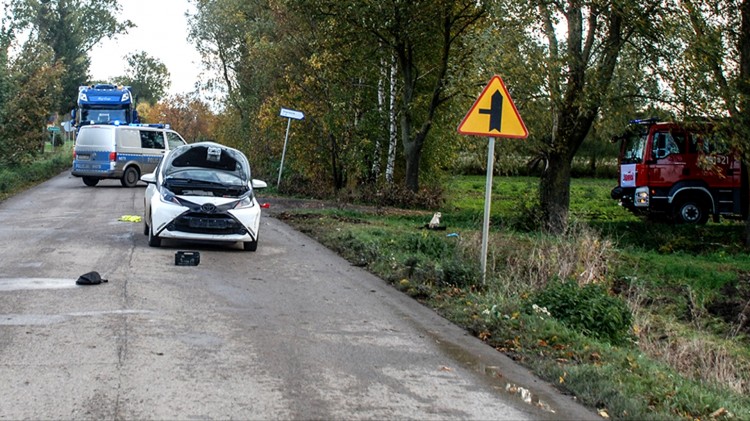 Gmina Nowy Dwór Gdański. Potrącony rowerzysta w Starocinie zmarł w…